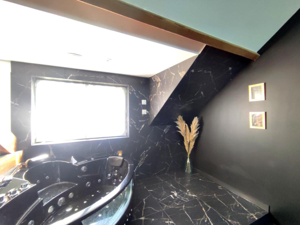 Love Room A Монтаржи Экстерьер фото