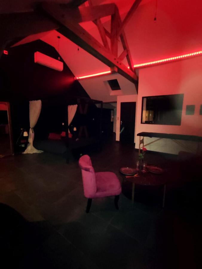 Love Room A Монтаржи Экстерьер фото