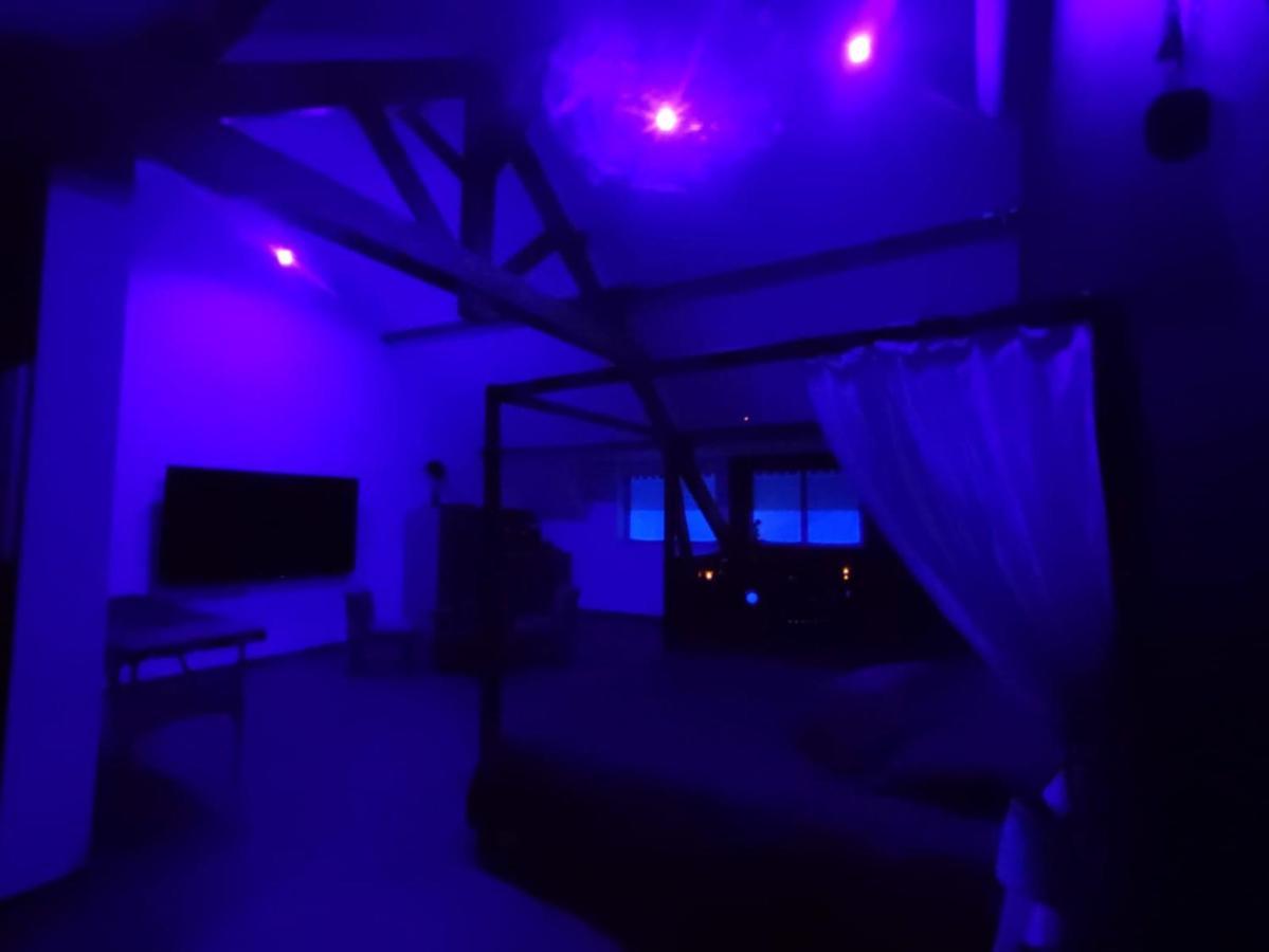 Love Room A Монтаржи Экстерьер фото