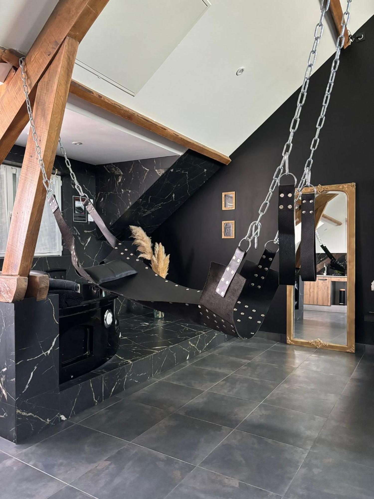 Love Room A Монтаржи Экстерьер фото